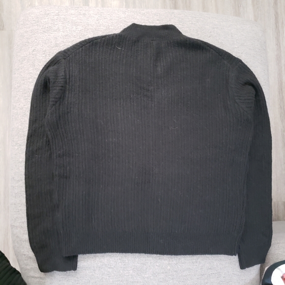 Uniqlo Size M Black Mockneck Sweater - Picture 4 of 7